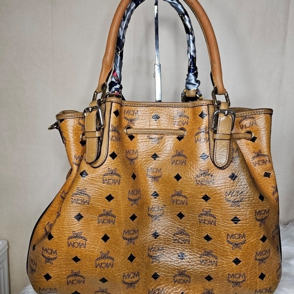 🤎🔹️ MCM 🔹️VISETOS BUCKET/ HANDBAG (missing Long Croasbody strap) ✨️🤎 - Picture 2 of 12